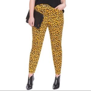 Eloquii Kady Fit Printed Pant in Vintage Leo 18